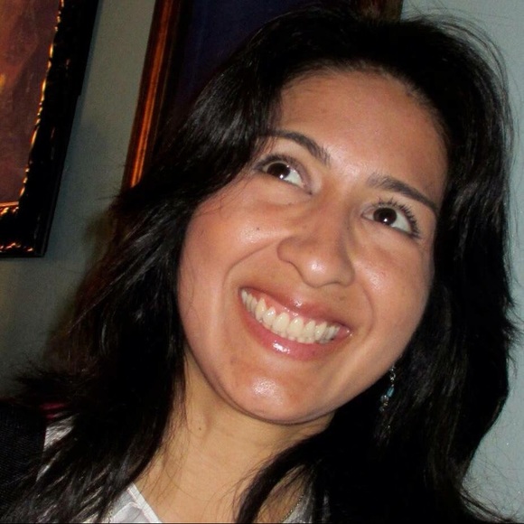 Meet your Posher, Carmen - Picture 1 of 3